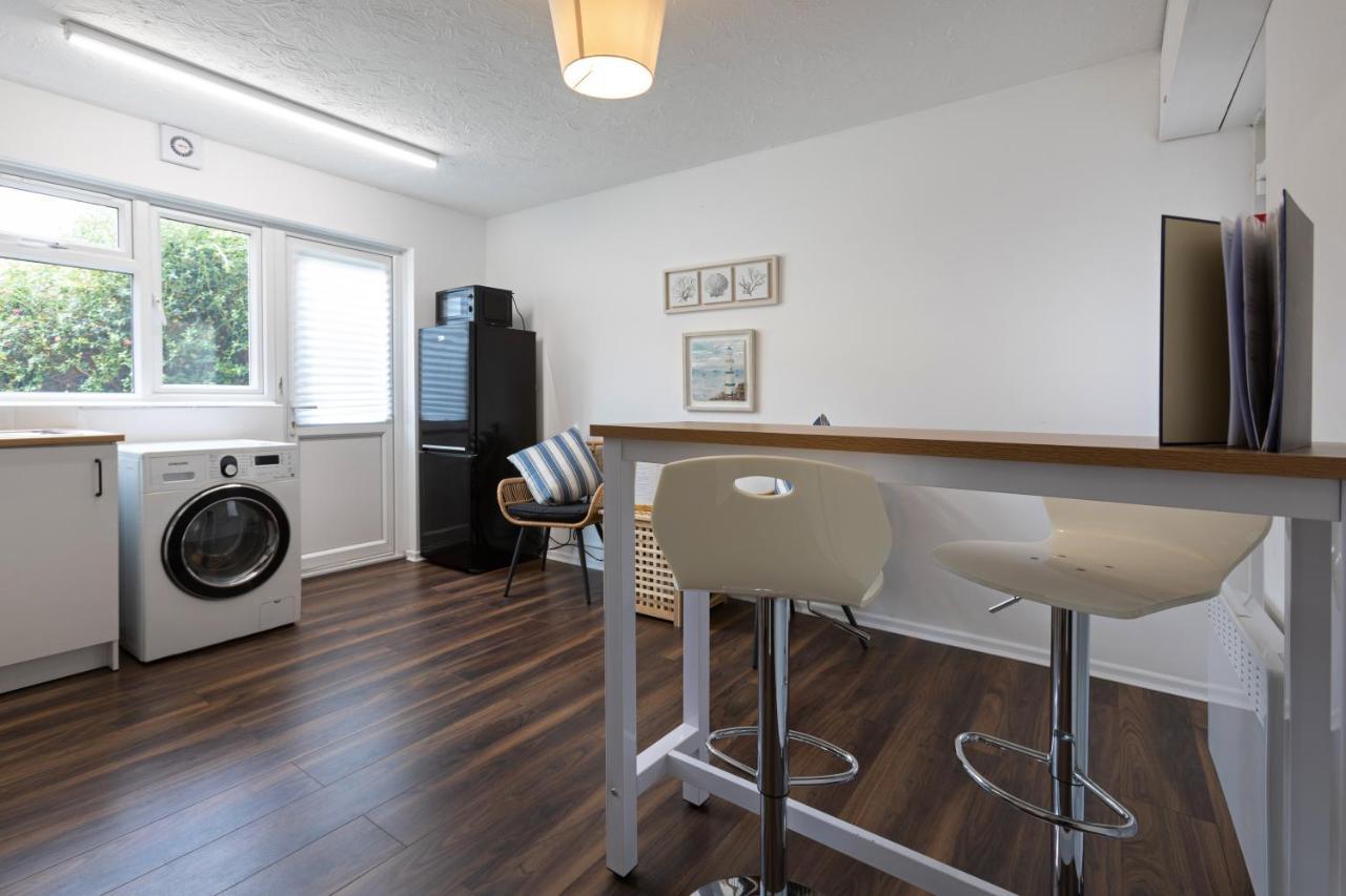 1-Bedroom Apartment With A Private Garden, Beach 5-Min Walk Weymouth Bagian luar foto